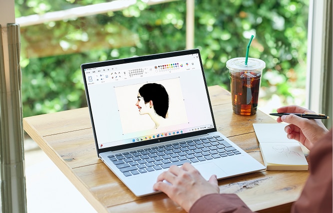 13インチに収まるキー配列、日本語配列で日常入力もスムーズ