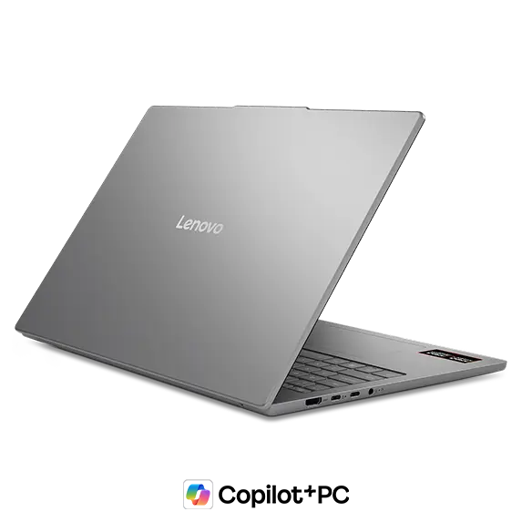 天板と統一感のある裏面。指紋が目立ちにくいマット仕上げ