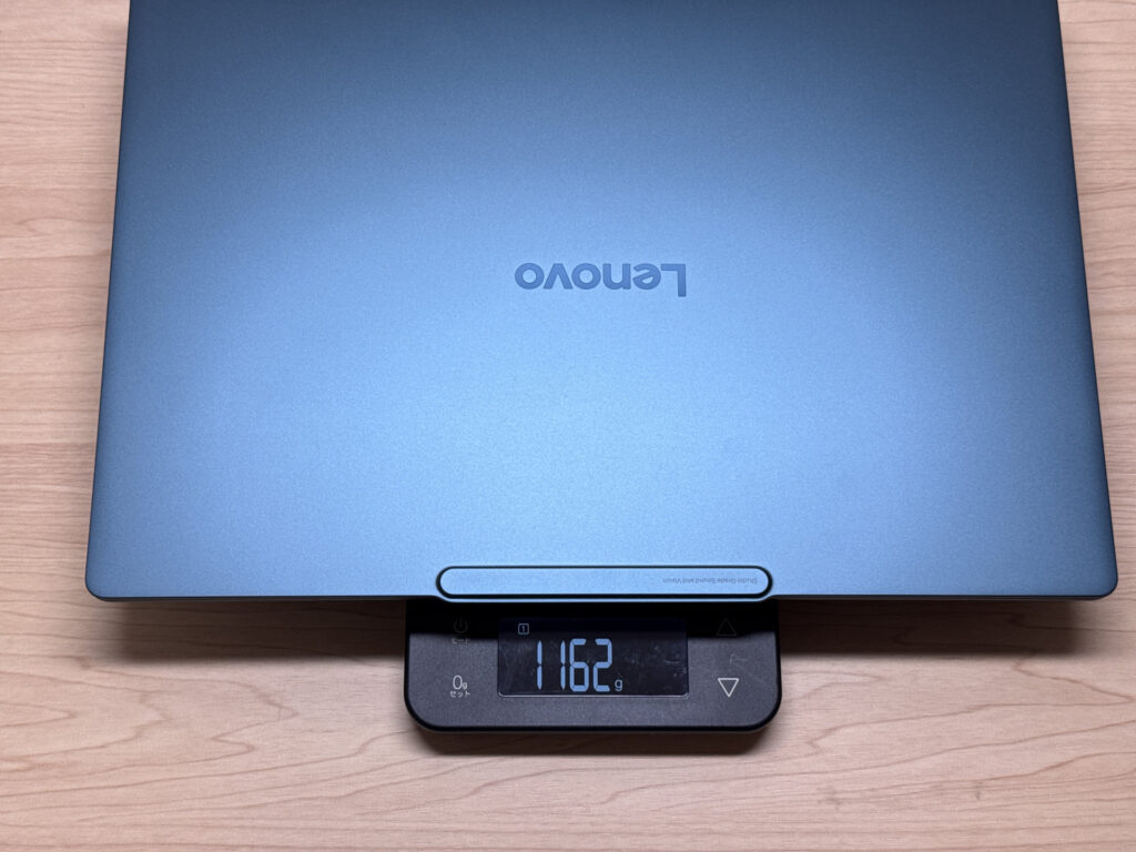 実測1162gの軽量ボディ