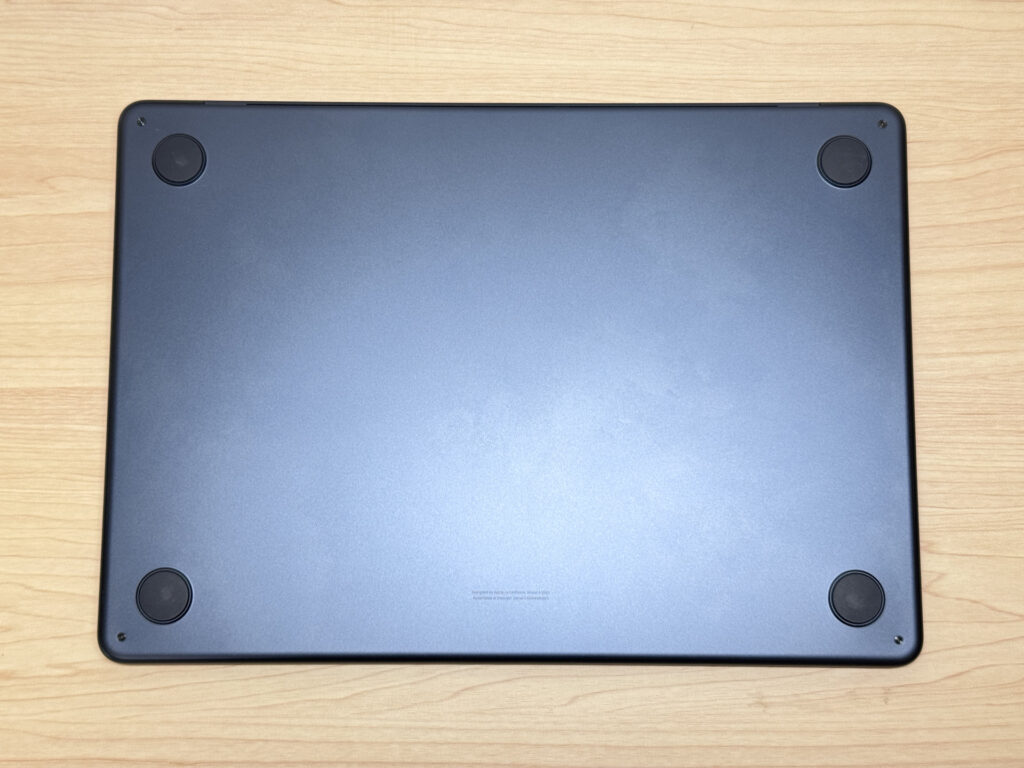 MacBook Air M4 rubber feet on bottom