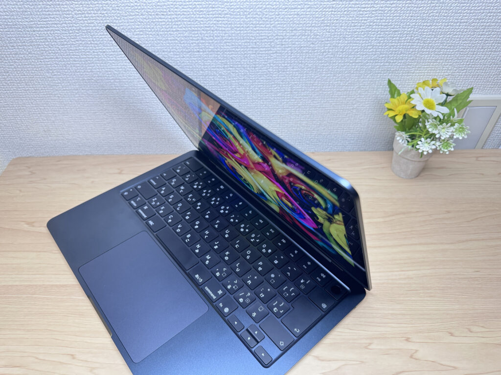 MacBook Air M4 display viewed from an angle