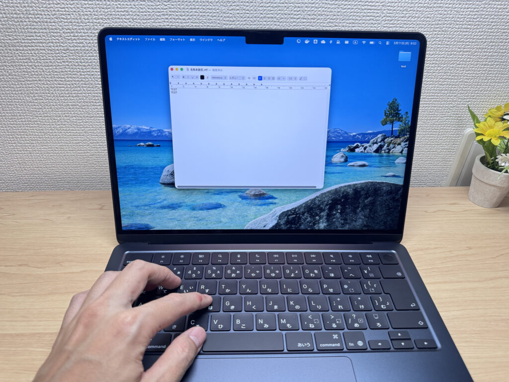 MacBook Air M4 keyboard side profile showing thin keys