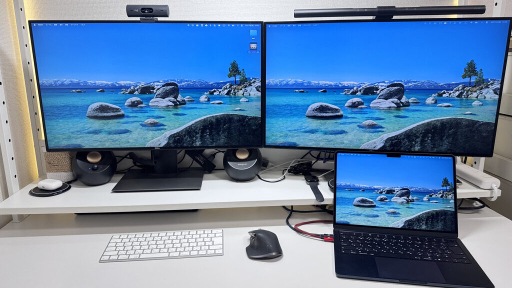 MacBook Air M4 connected to 4K monitor via single USB-C cable