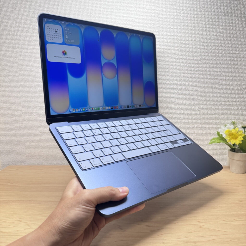 Light enough to carry effortlessly with one hand