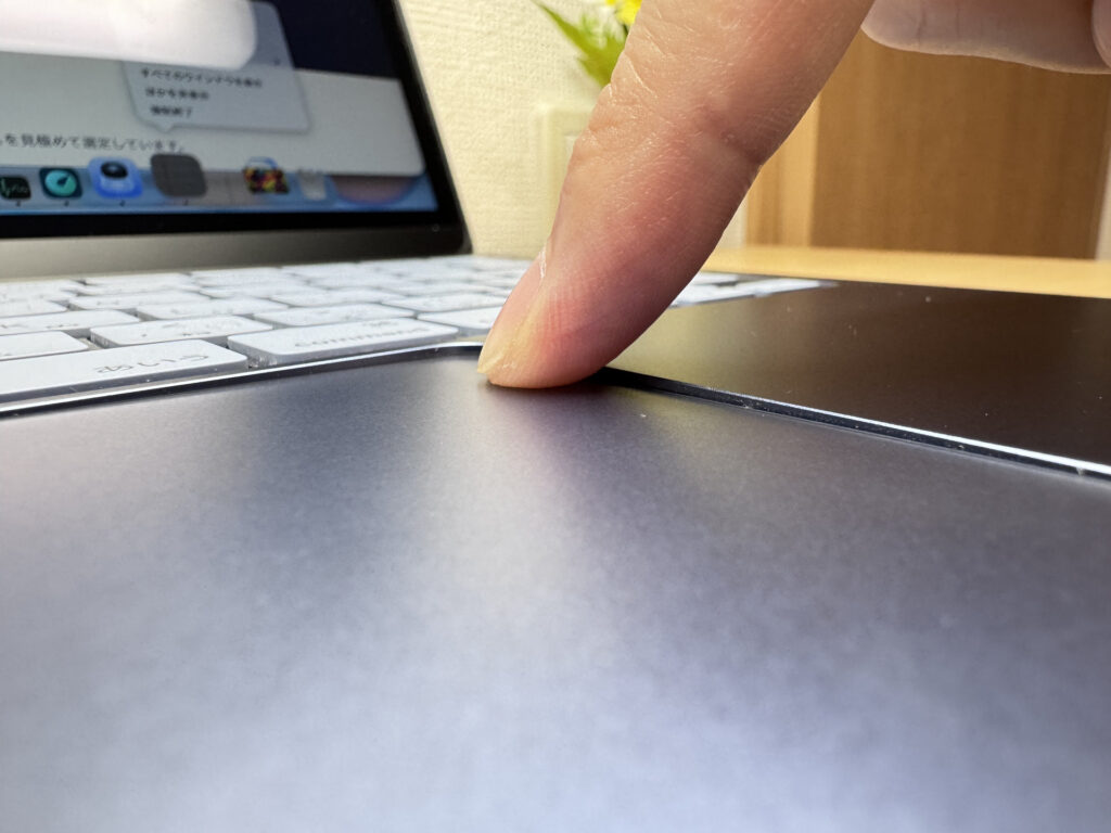 Full-surface click response, even at the very top of the trackpad