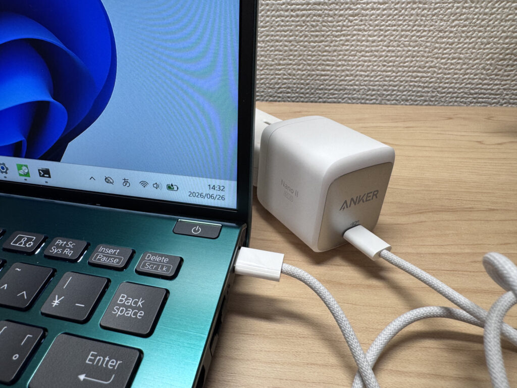 USB-C充電対応で荷物を減らせる