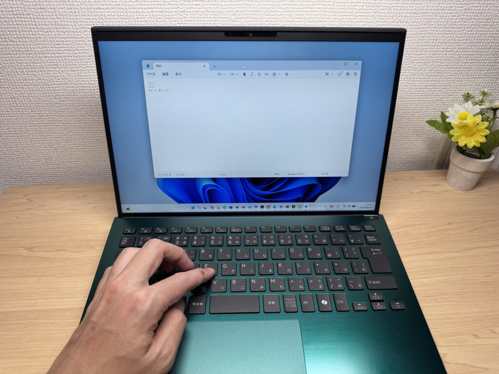 傾斜がついて打ちやすいキーボード