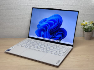 Lenovo Yoga Slim 7i Ultra Gen 11 Aura Edition