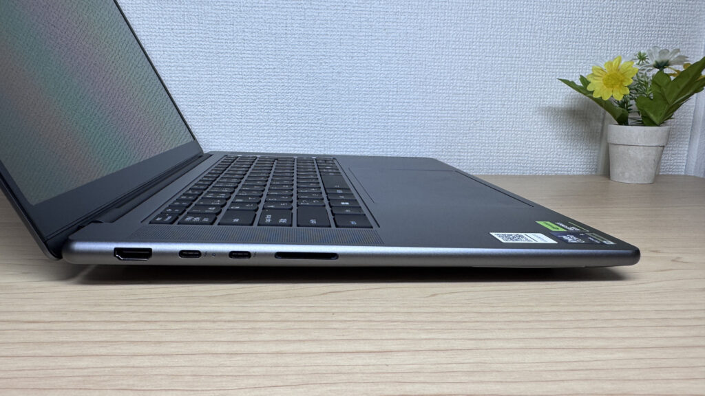 Sul lato sinistro due porte USB-C con Thunderbolt 4