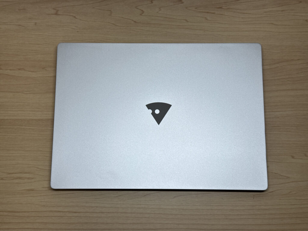 天板のロゴアップ