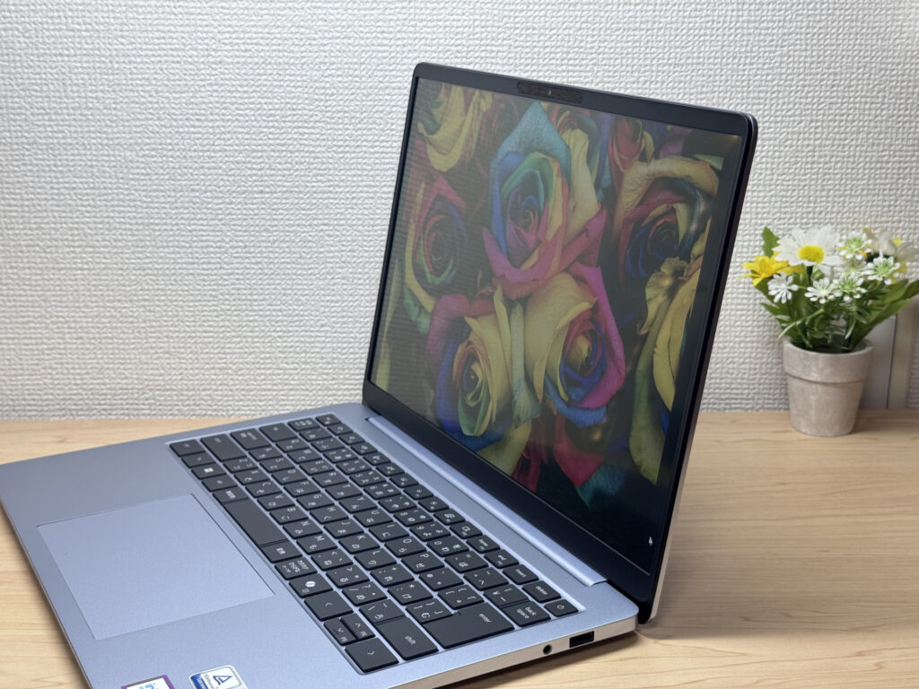斜めから見ても崩れない発色