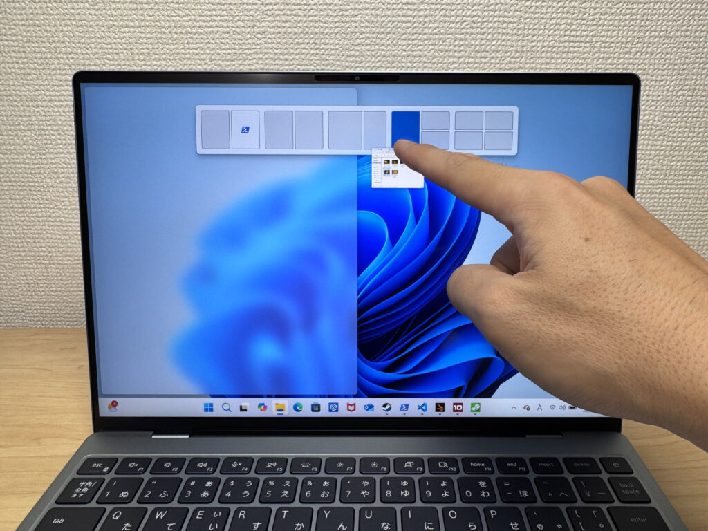 Usando la pantalla táctil con el dedo