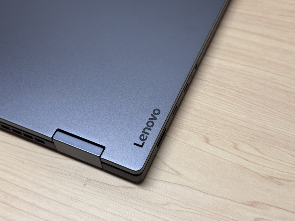 Lenovo logo on the lid and the hinge