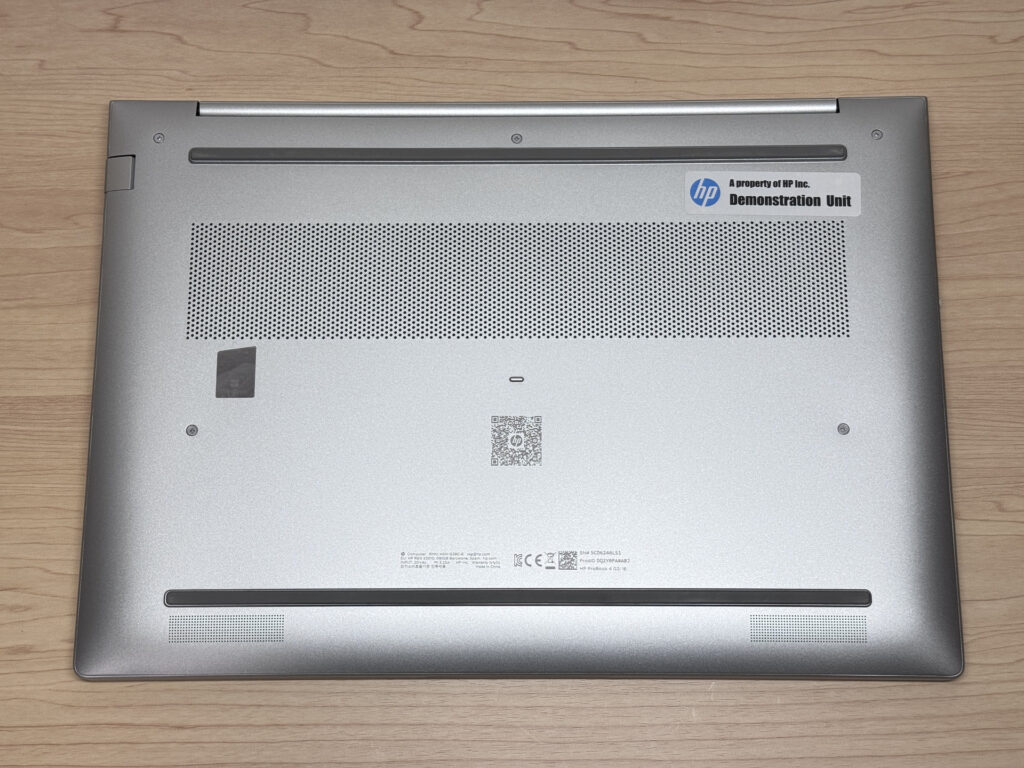 ProBook 4 G2i 16 AI PCの底面