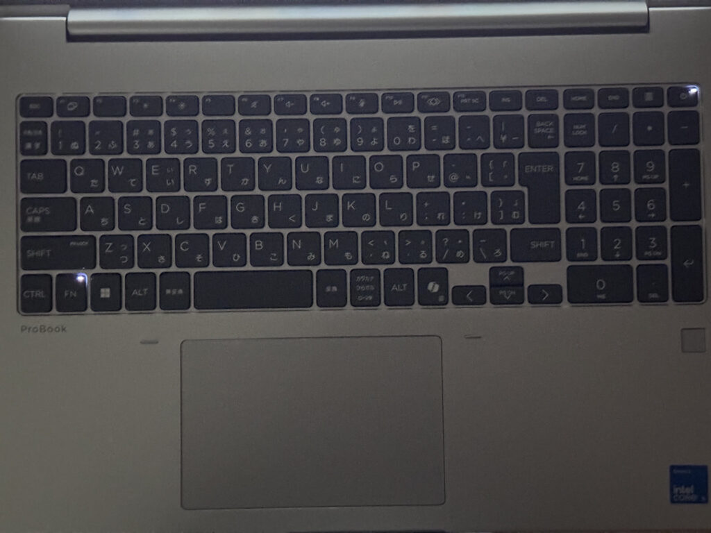 暗い場所でのキーボード